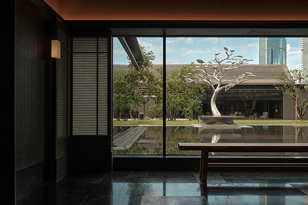 阿丽拉上海_到达楼层（树·聚艺术品）SHAAL_Hotel Lobby Floor with Artpiece.jpg