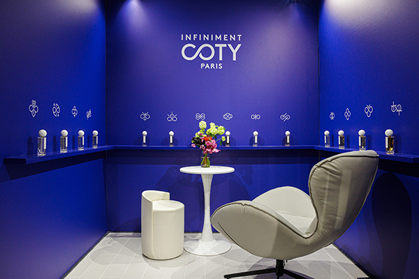 图9 - INFINIMENT COTY PARIS 中国上市活动现场手绘工坊.jpg
