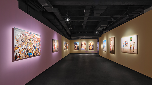 马丁《简明扼要》展览现场10，2025，©️Fotografiska影像艺术中心.jpg