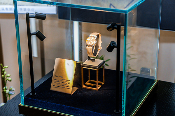 上海表60年代A623型古董表.JPG 上海表60年代A623型古董表.JPG