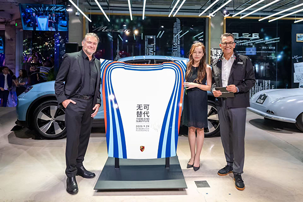 合影3.jpg 合影3.jpg