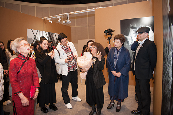 上海女人-肖像档案摄影展 (5).jpg