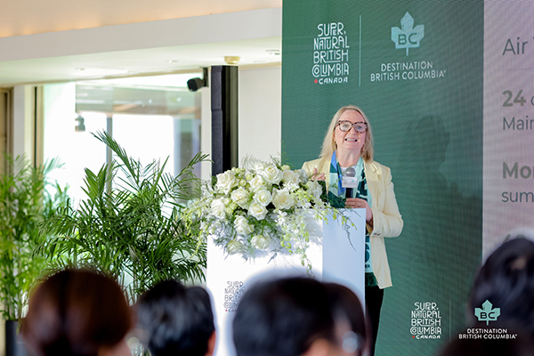 加拿大BC省旅游局副总裁Maya Lange美雅兰女士 __Destination BC.jpg 加拿大BC省旅游局副总裁Maya Lange美雅兰女士 __Destination BC.jpg
