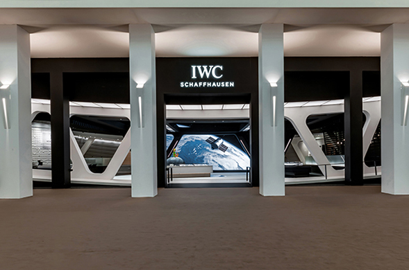 IWC万国表品牌大使王阳亮相“钟表与奇迹”日内瓦钟表展  探索腕表新作